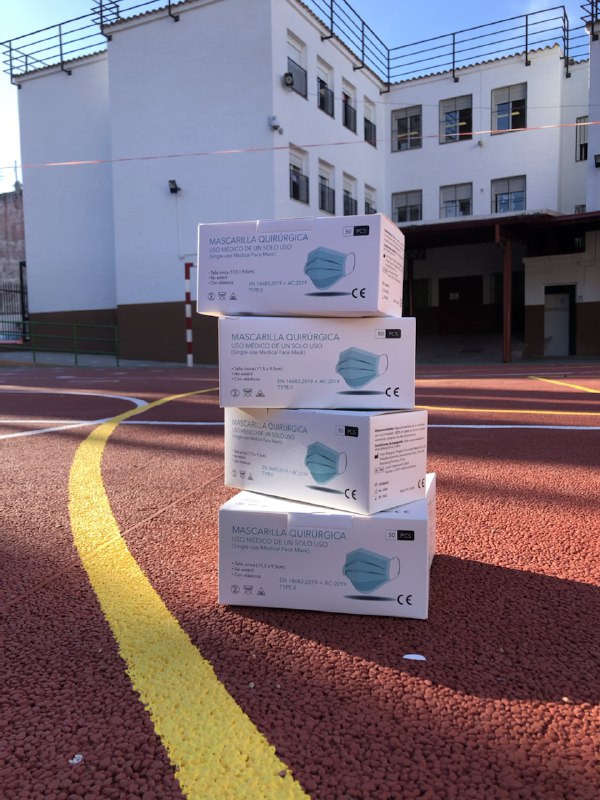 Mascarillas en el colegio Francisco Carrillo.