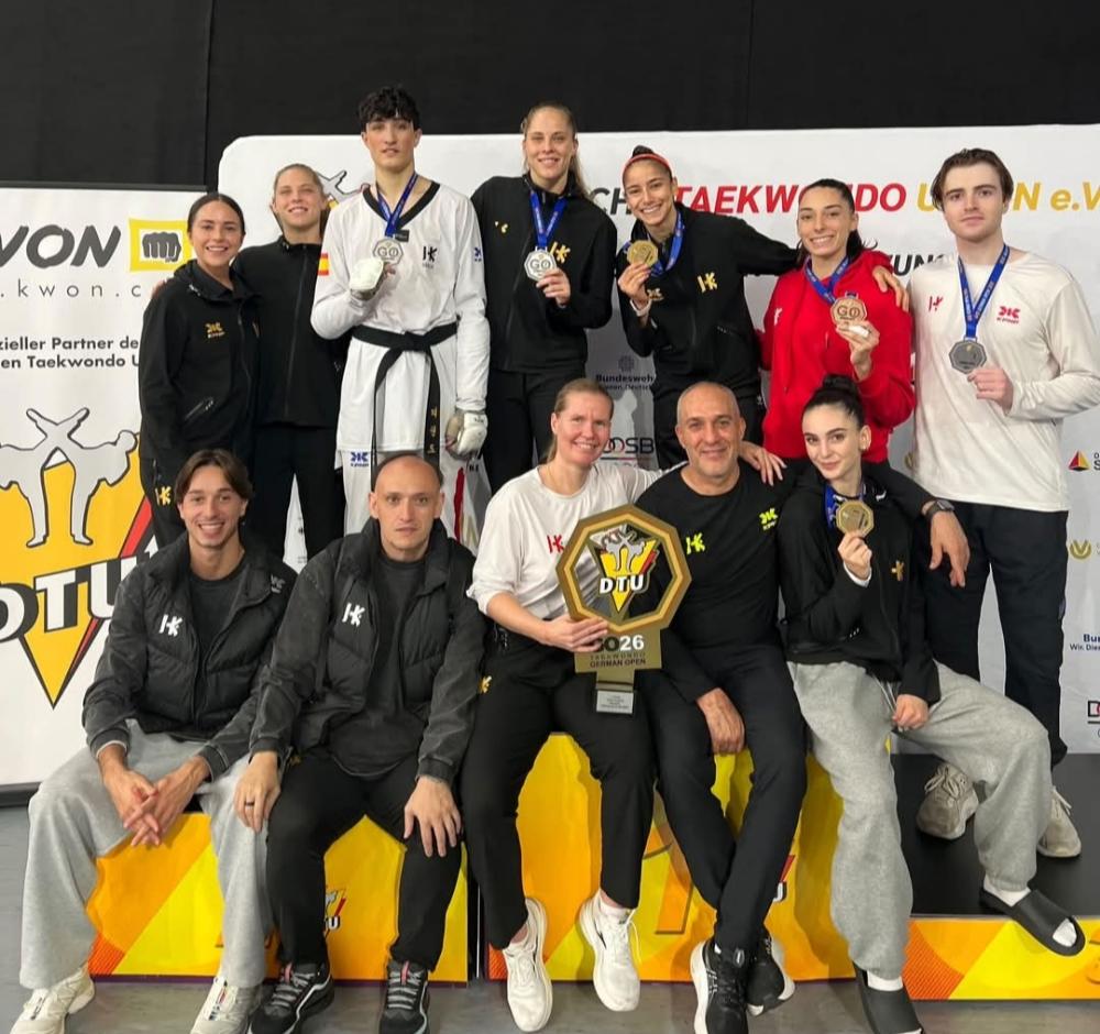 Imagen Aluvión de medallas del Hankuk International School en el Open de Alemania, con oro de Adriana Cerezo y Laura Rodríguez