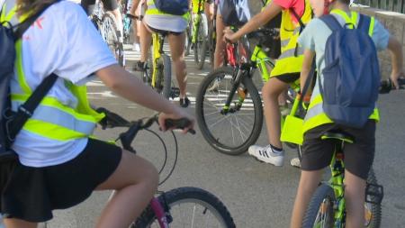 Imagen Bicis, chalecos y educación vial: una bicicletada por la Semana Europea de la Movilidad