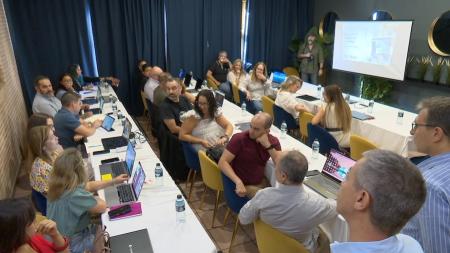 Imagen Empresas y emprendedores aprenden a digitalizar sus negocios en los...