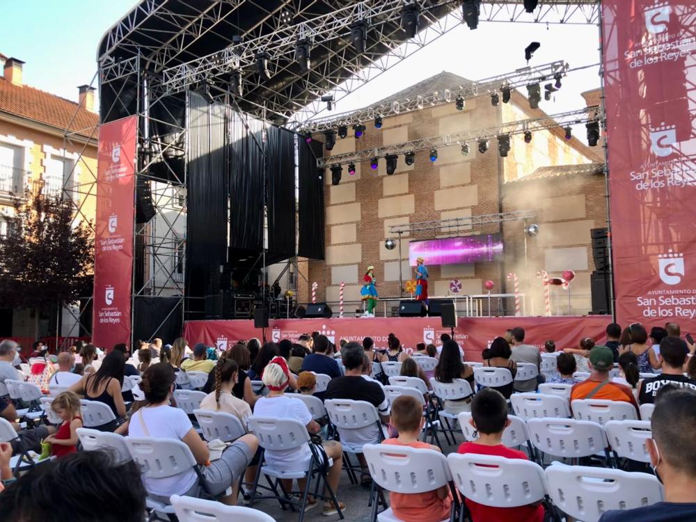 Uno de los espectáculos ofrecidos en la Plaza de la Constitución.