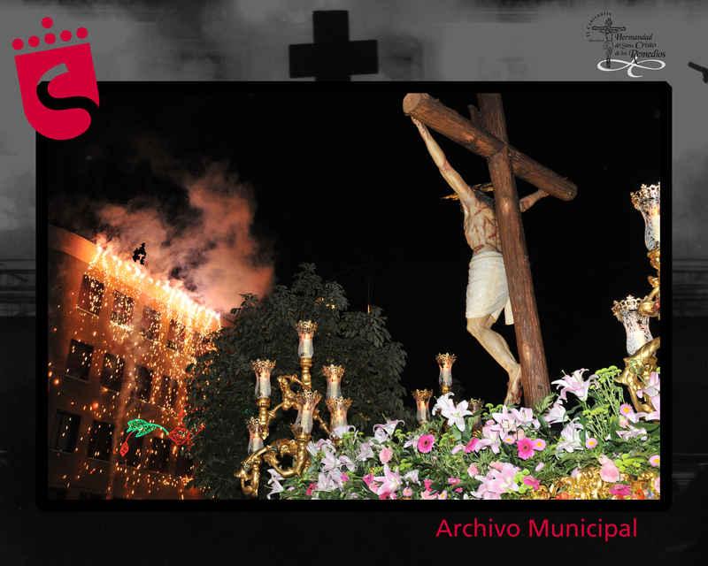 Imagen Imagen del Cristo con juegos pirotécnicos