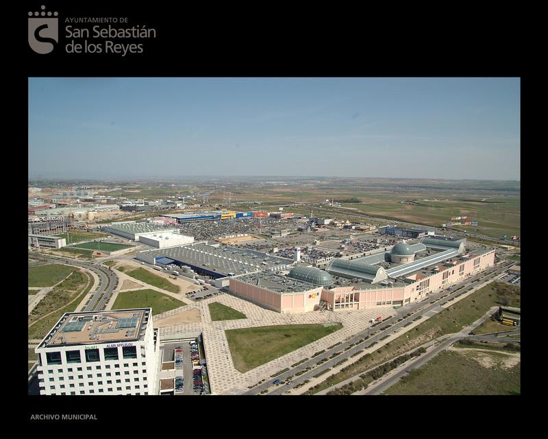 Imagen Zona comercial de  Moscatelares-Megapark