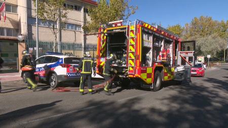 Imagen Incendio y evacuación de alumnos en el simulacro del Colegio Público...