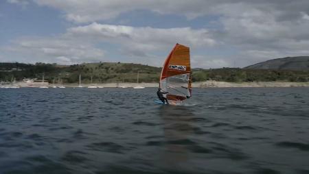 Imagen El windsurfista local Luis Vierna sigue cosechando éxitos deportivos