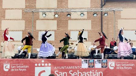 Imagen SOG, Vanesa Muela y Coros y Danzas Francisco De Goya para celebrar la XXXVIII Muestra de Música Tradicional de Sanse