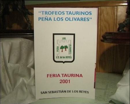 Imagen Pasó en Sanse... Presentación de los trofeos taurinos Peña Los Olivares