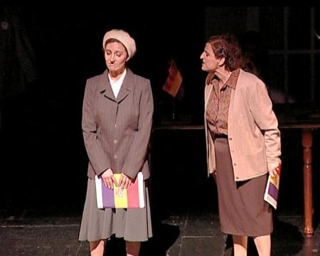Imagen 8M: La obra teatral Las raíces cortadas conmemora los 80 años de voto...