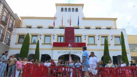 Imagen La tradicional cohetada, preámbulo de las Fiestas en honor al Santísimo...