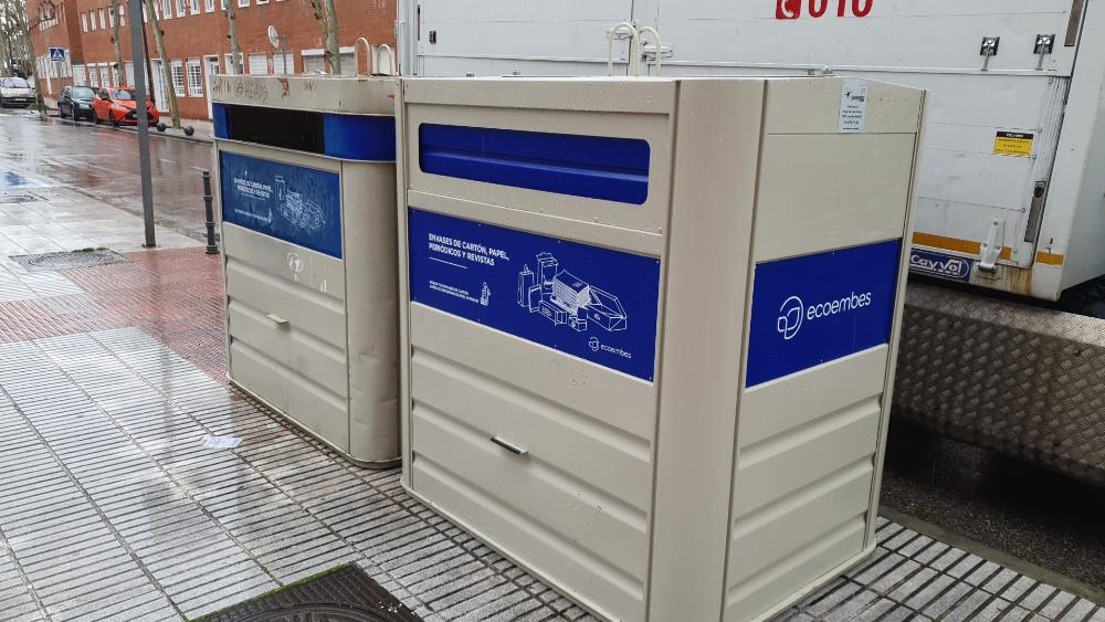 Imagen El Ayuntamiento y ECOEMBES firman un acuerdo para incrementar los contenedores de recogida de envases ligeros y papel-cartón