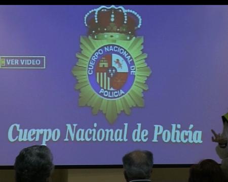 Imagen La policía se acerca a los mayores