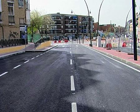 Imagen El alcalde y el Consejero de Presidencia visitan las obras de Reyes...