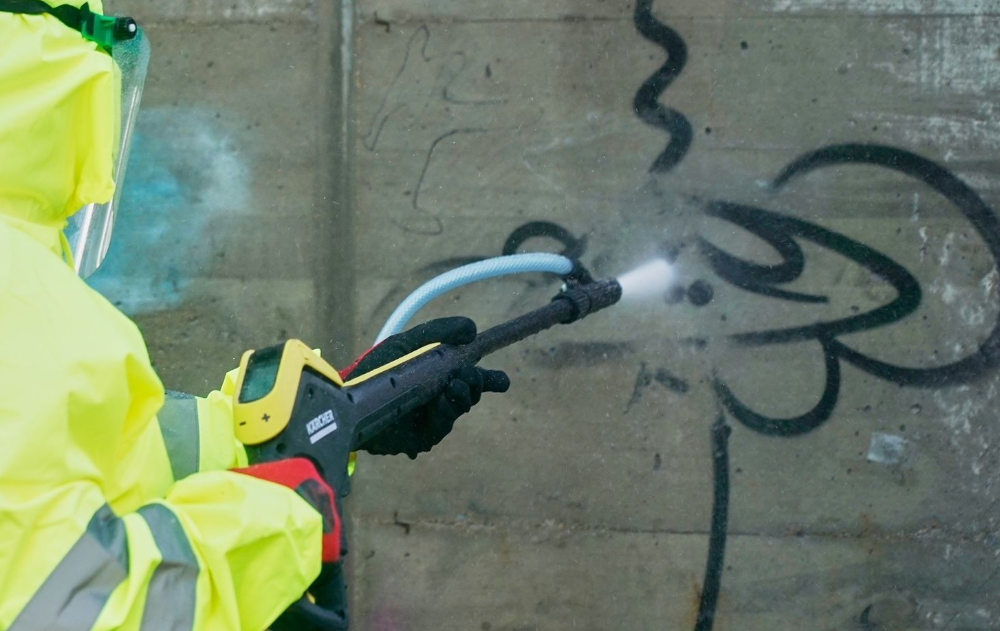 Imagen Nuestra ciudad redobla su lucha contra los grafitis e invierte 150 000 euros en una nueva campaña para su eliminación