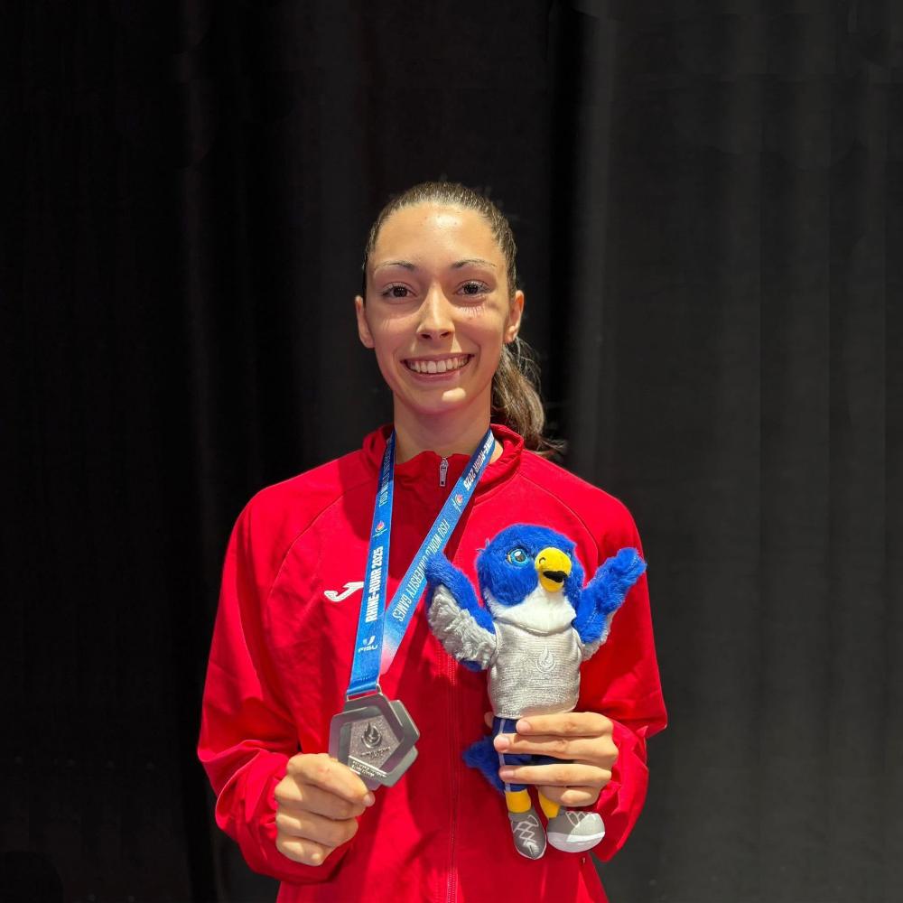 Imagen Lena Moreno, deportista del Hankuk International School, logra la primera medalla para España en el World University Games 2025 en Macedonia