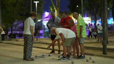 Imagen Las 12 horas de petanca en San Sebastián de los Reyes, tradición nocturna con más de 30 años de historia