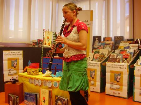 2025-11-07 Biblioteca Accesible CuentaCris1.JPG