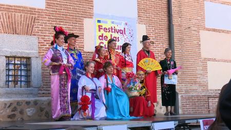 Imagen Gastronomía y bailes del mundo en el Festival de las Culturas del CEPI...