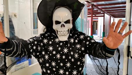 Imagen Un Halloween de miedo en los colegios, con pasajes del terror dignos de...