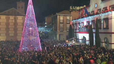 Imagen Multitudinaria cabalgata para dar paso a la noche más mágica del año