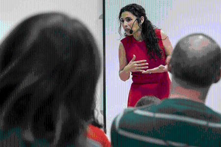 Charla-taller: Raquel López. El cuento y las emociones. Cómo crear lazos afectivos contando cuentos