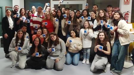 Imagen Las redes sociales, a examen: un ‘like’ a las ‘Cápsulas de conocimiento’ del Centro Joven