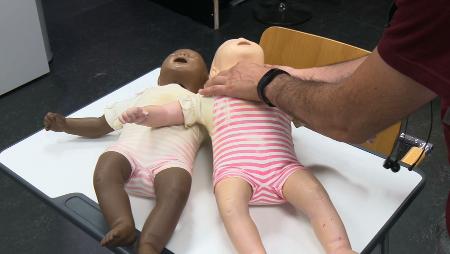 Imagen Primeros auxilios y otros talleres gratuitos que los centros educativos pueden solicitar  para el alumnado