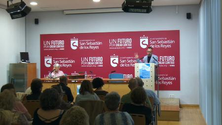 Imagen Y el Centro de Estudio de la Poesía tomó el micrófono en el Mes del...