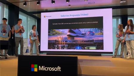 Imagen El alumnado del IES Atenea se impone en el Hackathon Final Day de Microsoft