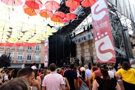 Imagen El talento de los artistas locales como Rubén Madrid, Andrea Villalba,...